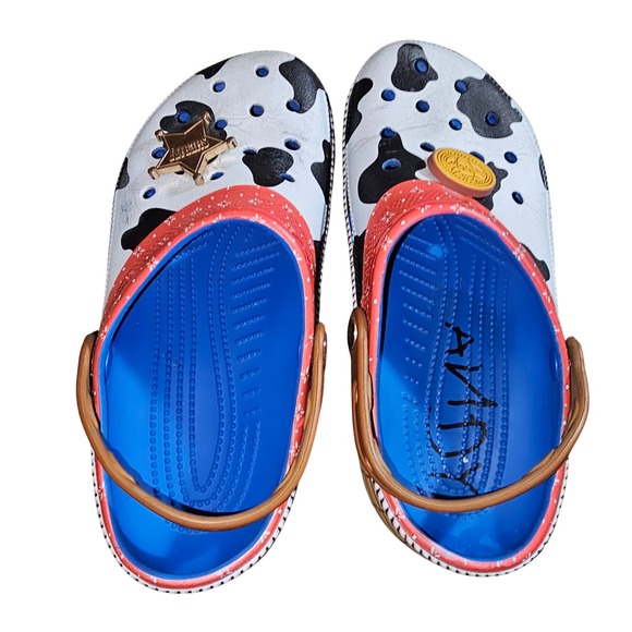 Toy Story Crocs Woody Sheriff Cow Print Clogs Sandals Shoes Size Men 7 Women 9 - Picture 5 of 8